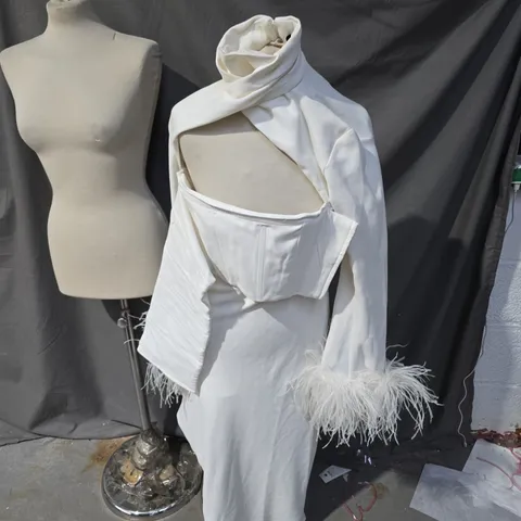 16ARLINGTON WHITE DRAPED DRESS WITH FEATHERED CUFFS - SIZE UNSPECIEFIED