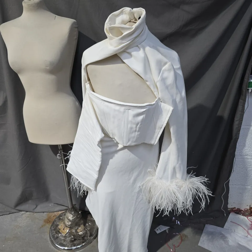 16ARLINGTON WHITE DRAPED DRESS WITH FEATHERED CUFFS - SIZE UNSPECIEFIED