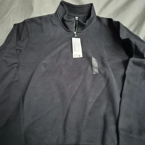 UNIQLO BLACK QUARTER ZIP - LARGE