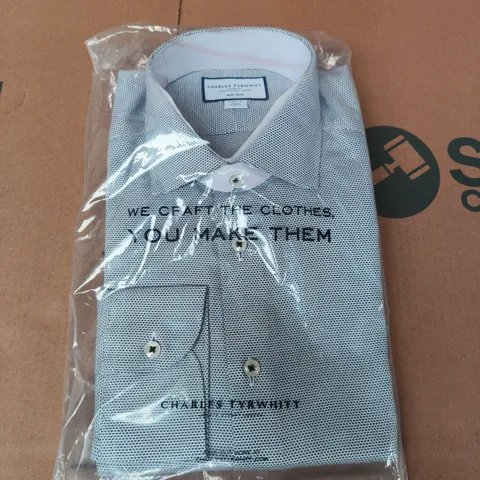 CHARLES TYRWHITT NON-IRON SHIRT, CLASSIC FIT, UK NECK 16.5IN / SLEEVE 34IN