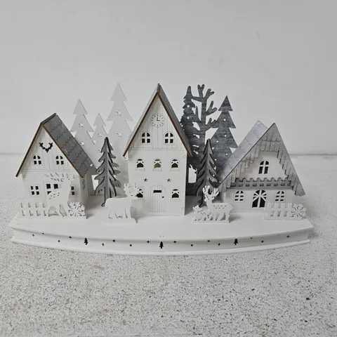 WINTER VILLAGE WOODEN SCENE 