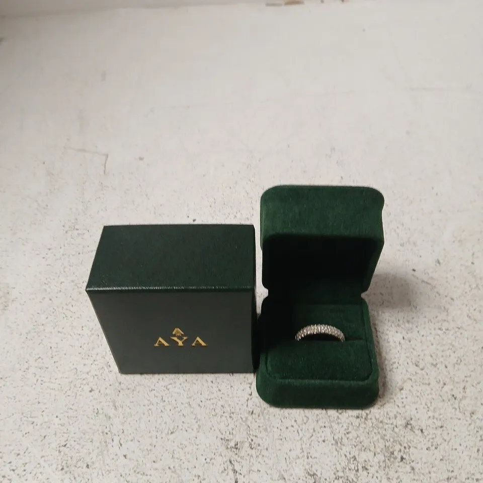 AYA RING IN GREEN PRESENTATION BOX – PAVÉ-SET BAND