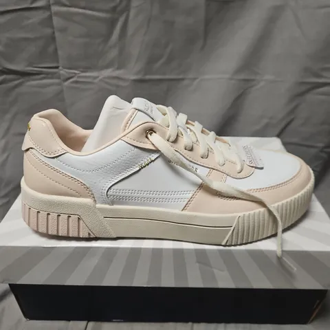 BOXED SKECHERS COURT CLASSICS WOMEN'S SNEAKERS UK 6.5 (US 9.5) – WHITE/PINK