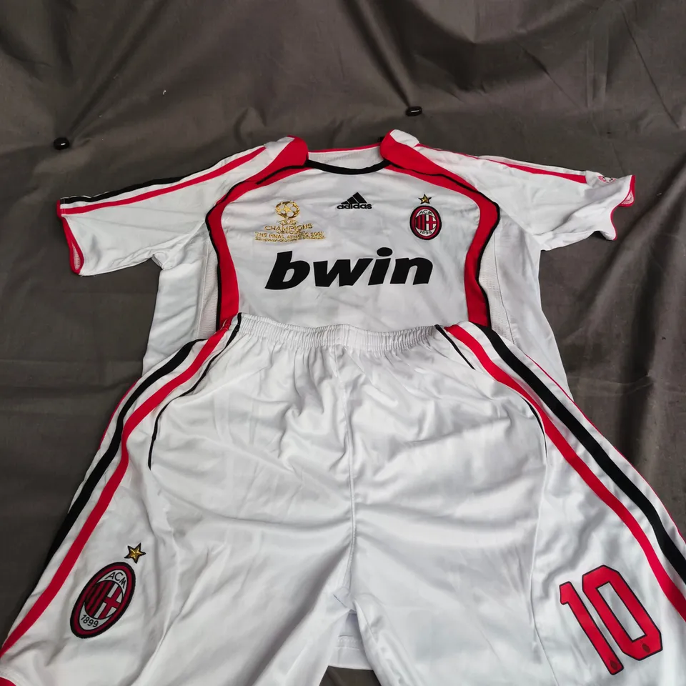 AC MILAN CLASSIC AWAY TOP WITH SHORTS SIZE 28