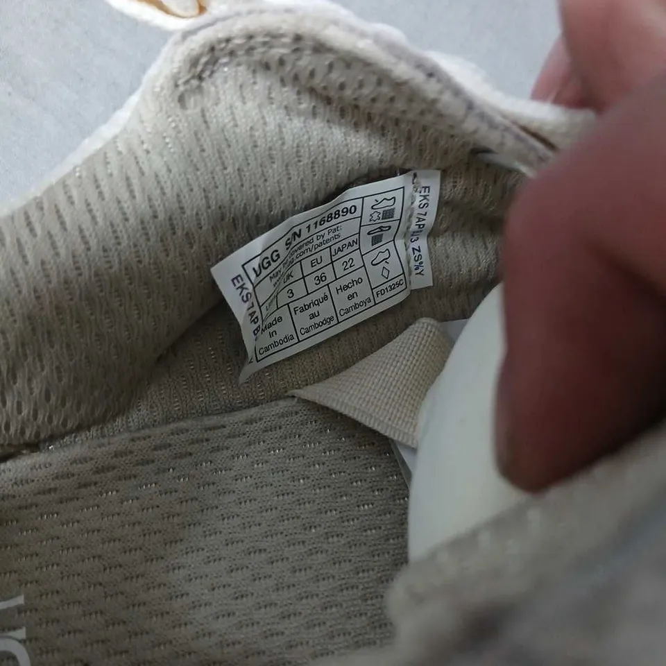 UGG KIDS' SNEAKERS – CREAM/OFF-WHITE SIZE 3
