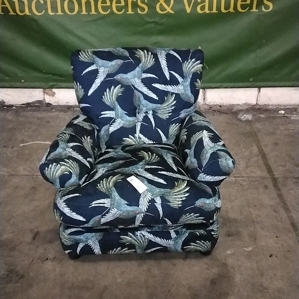 QUALITY DESIGNER LOUNGE CO ARMCHAIR IN BIRD PATTERNED PLUSH FABRIC 
