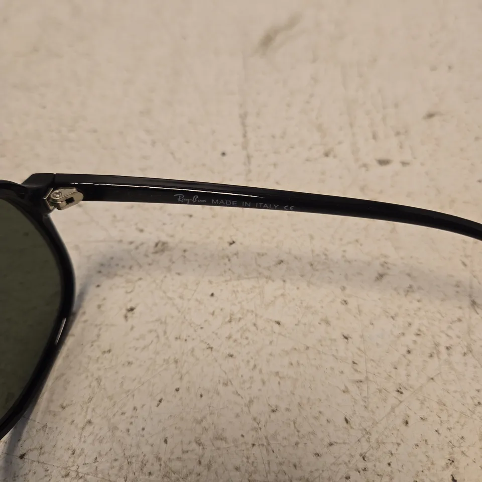 RAY-BAN SUNGLASSES – BLACK WAYFARER STYLE, MADE IN ITALY