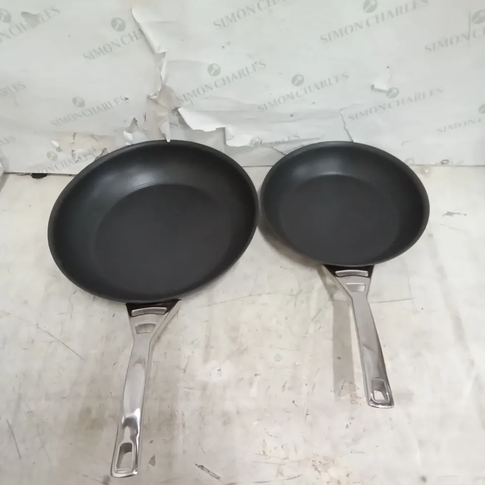 2 SET OF CIRCULON NON SICKS PANS 