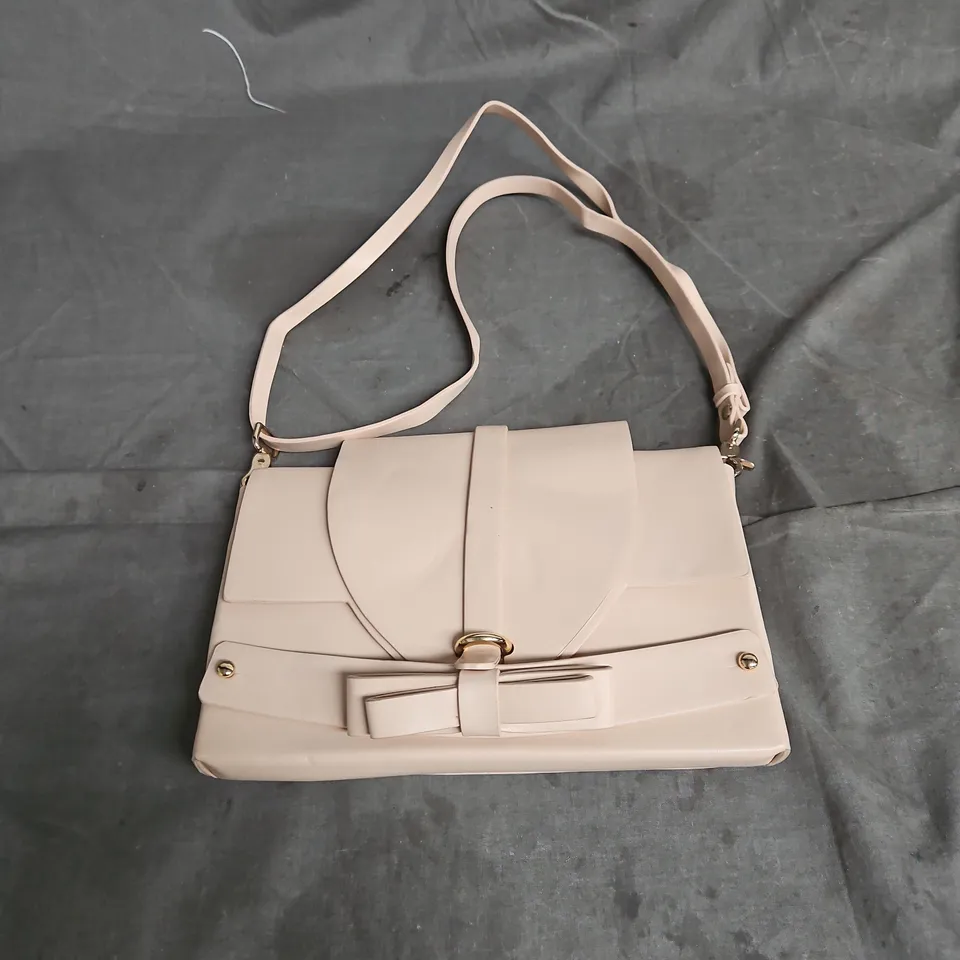 NIELS PEEREAR BOW BUCKLE BAG IN BLUSH ONE SIZE 