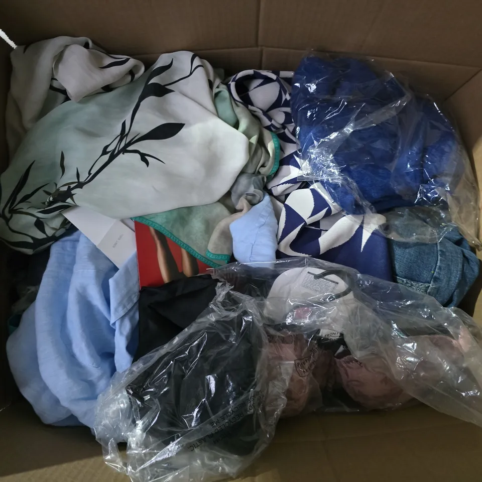 APPROXIMATELY 30 ASSORTED CLOTHING ITEMS IN VARIOUS SIZES, STYLES & COLOURS TO INCLUDE BRANDS SUCH AS GEORGE, TOPSHOP, ARISTOO, ETC - COLLECTION ONLY