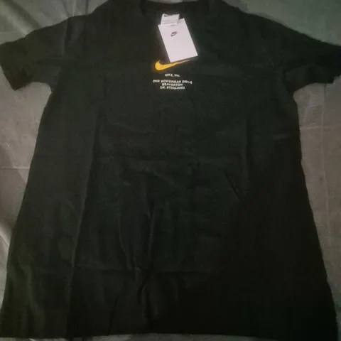 NIKE KIDS T-SHIRT – BLACK, SWOOSH LOGO – SIZE L (147-158 CM)