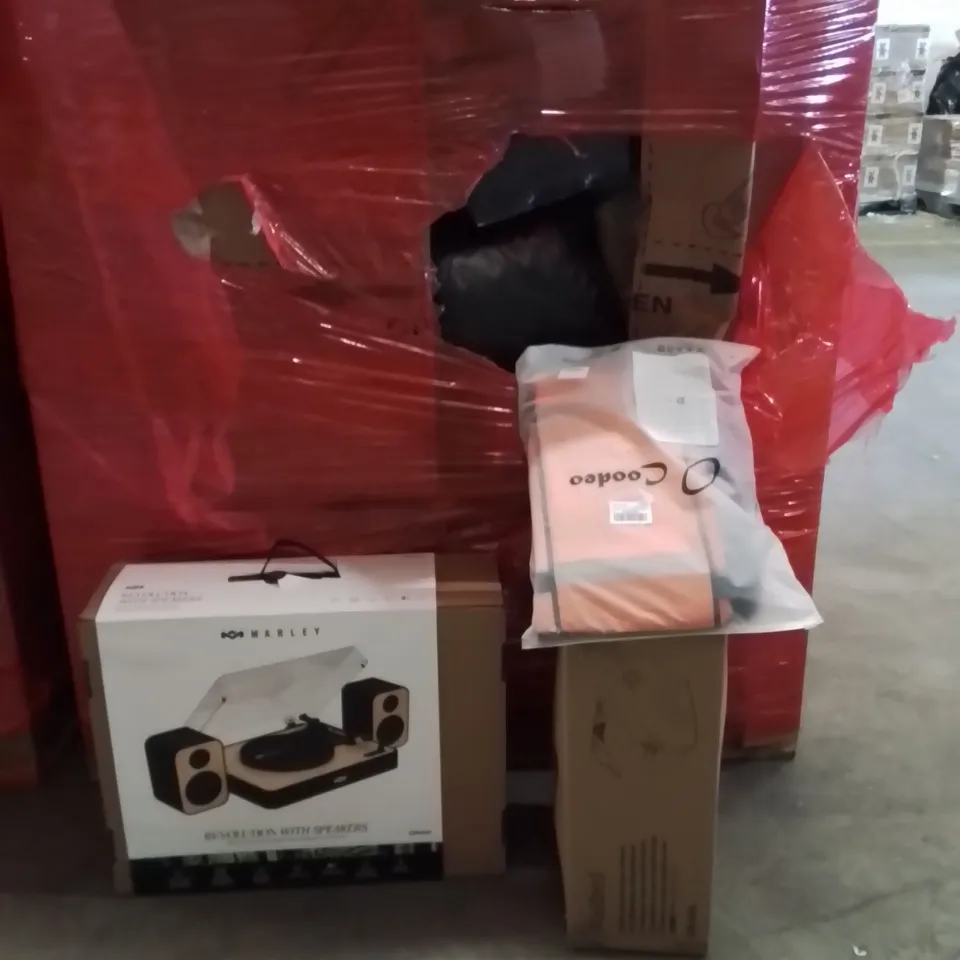 PALLET OF ASSORTED HOUSEHOLD GOODS AND PRODUCTS TO INCLUDE;TURNTABLE,DOGS HARNESS,STEAMER