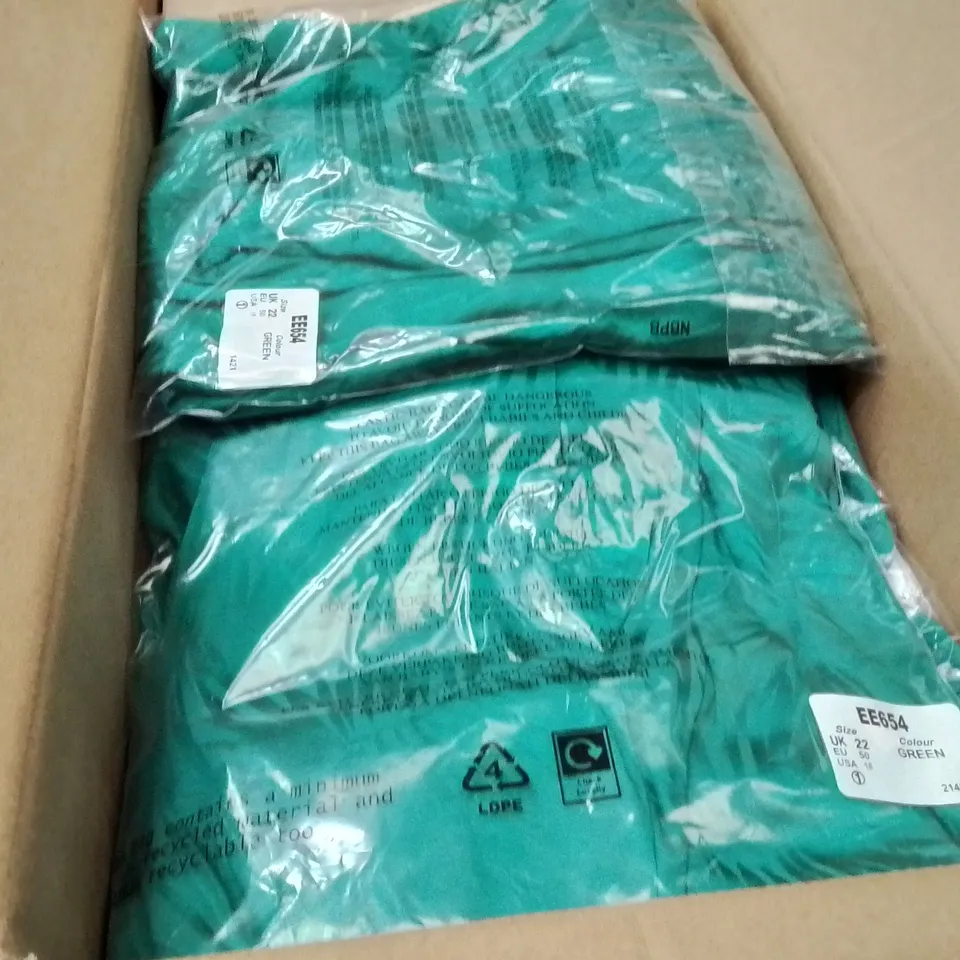 BOXED BRAND NEW APPROXIMATELY 35 JD WILLIAMS SATIN WIDE LEG TROUSERS GREEN SIZE 22