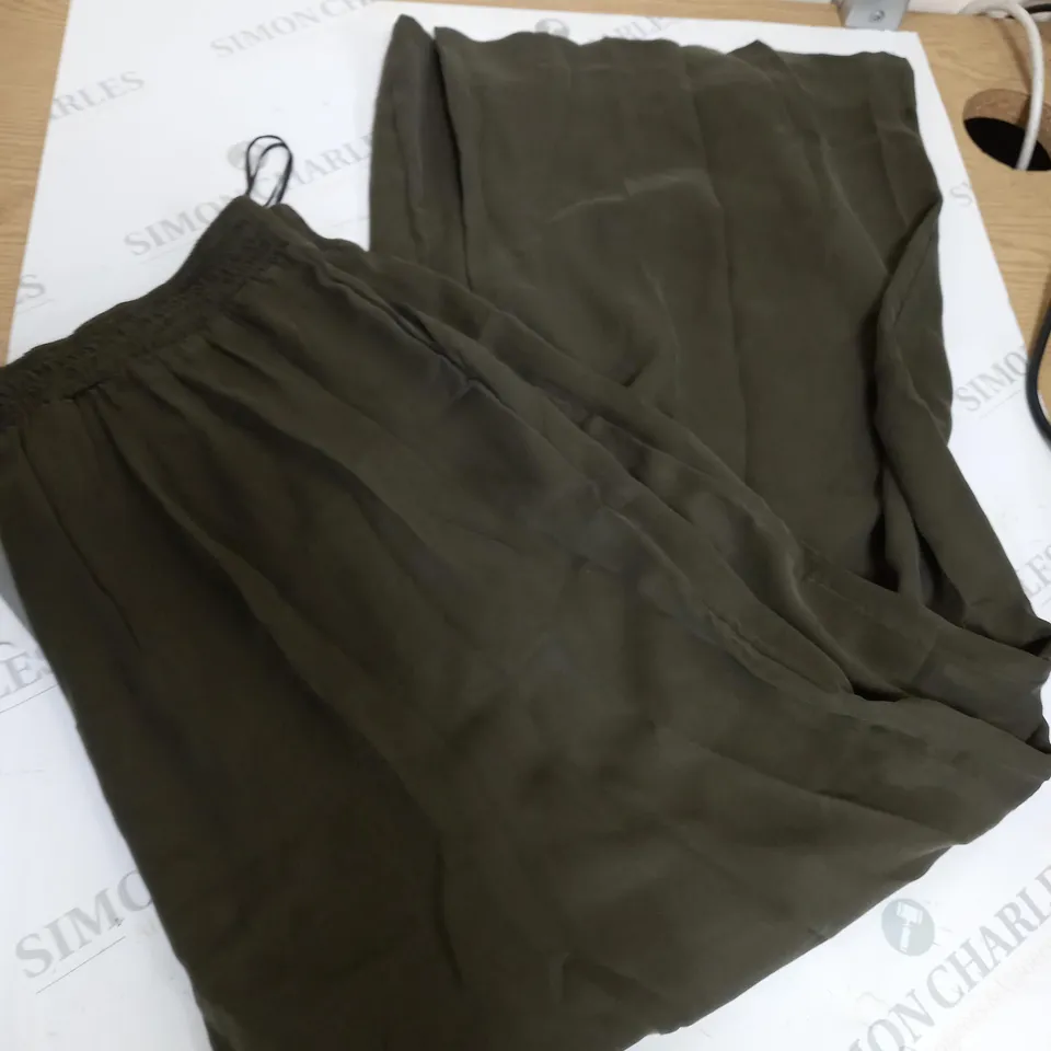 OLIVER BONAS WAIST TROUSER SIZE 14