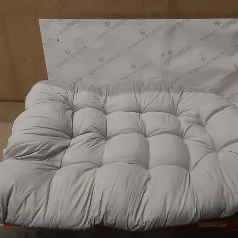 OUTDOOR SEAT CUSHION - LIGHT GREY