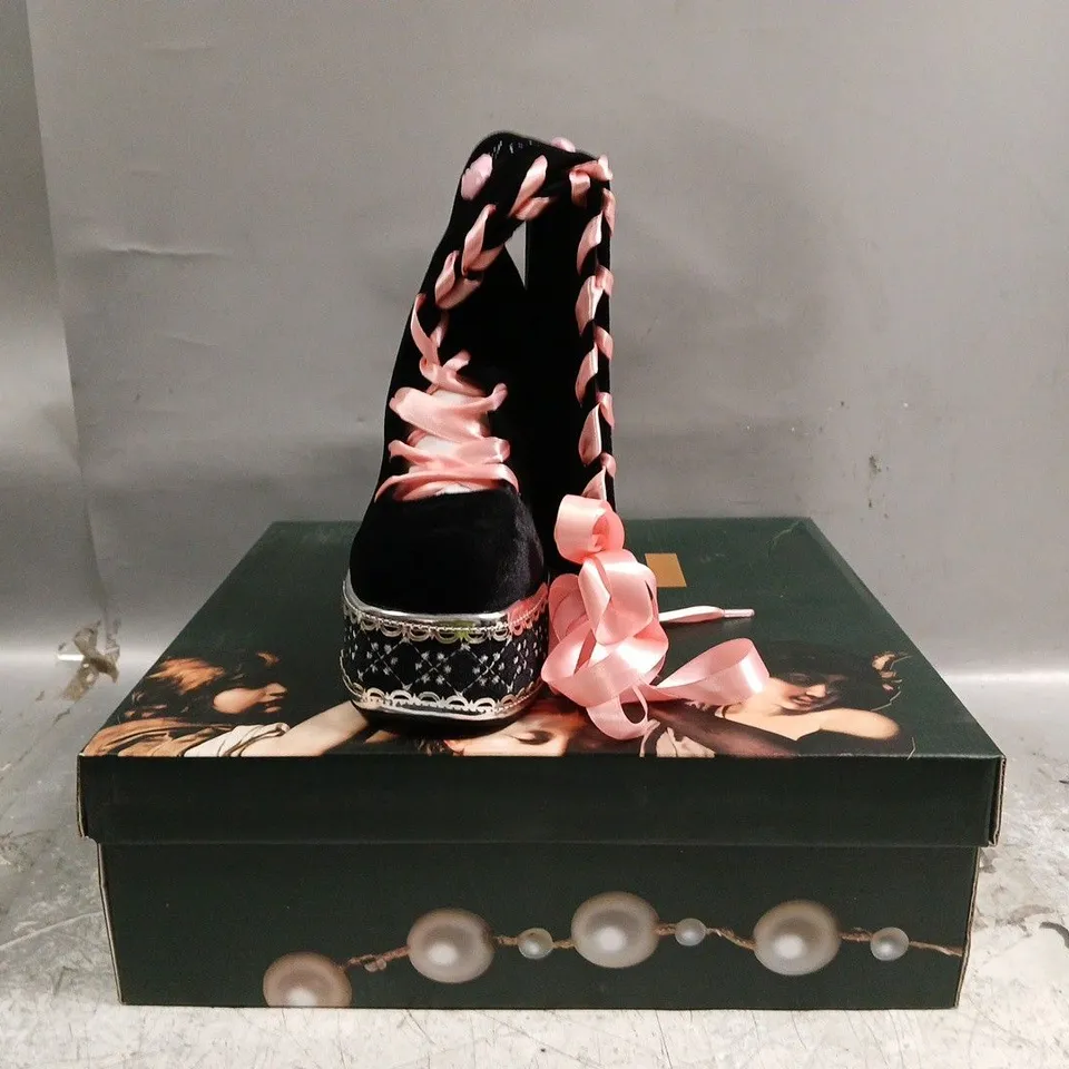 BOXED PAIR OF KOI GUILTLESS GHOST LACE UP PLATFORM LONG BOOTS IN BLACK SIZE UK 3