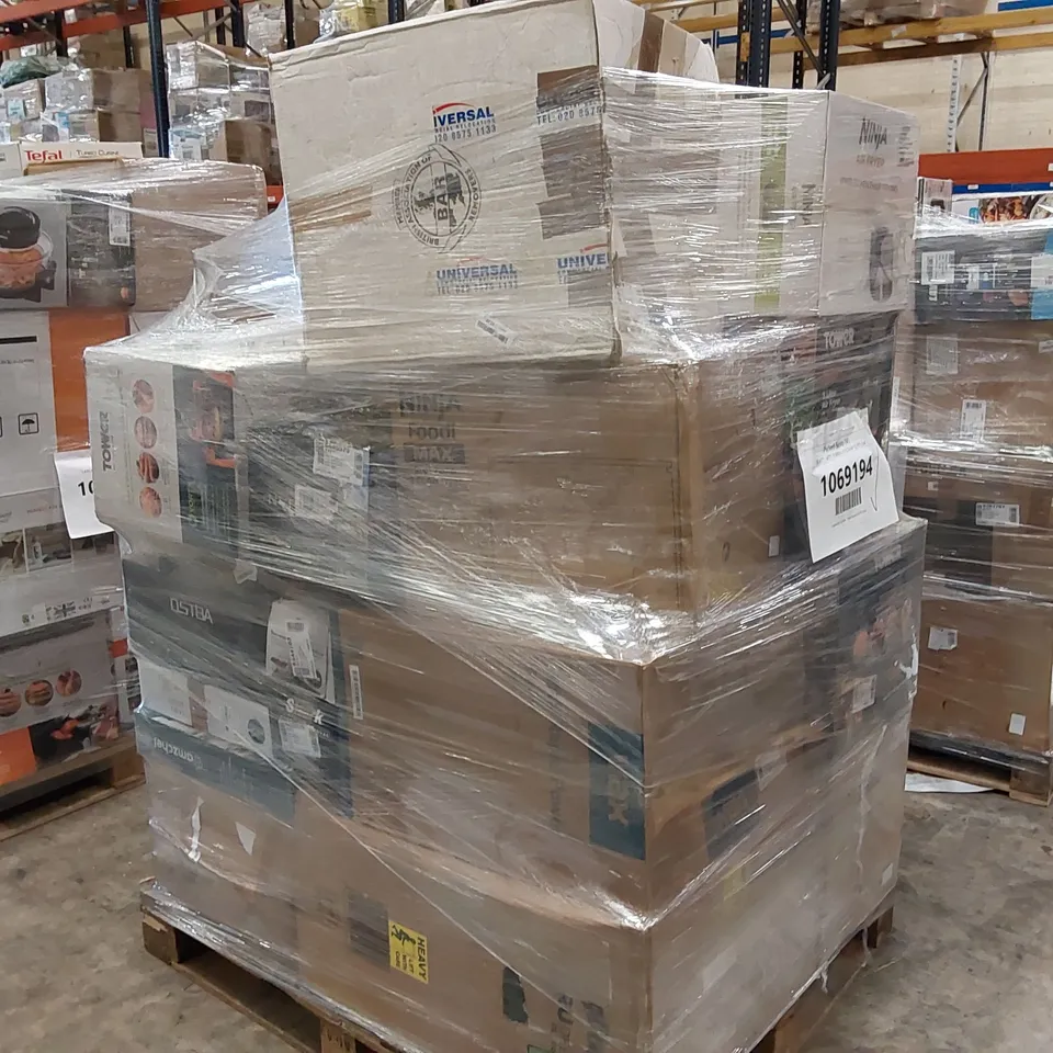 PALLET OF APPROXIMATELY 30 UNPROCESSED RAW RETURN HOUSEHOLD AND ELECTRICAL GOODS TO INCLUDE;