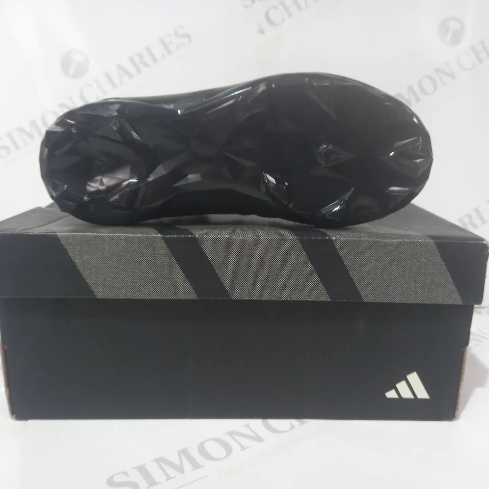 BOXED PAIR OF ADIDAS PREDATOR ACCURACY 3 KIDS FOOTBALL BOOTS IN BLACK UK SIZE 11.5