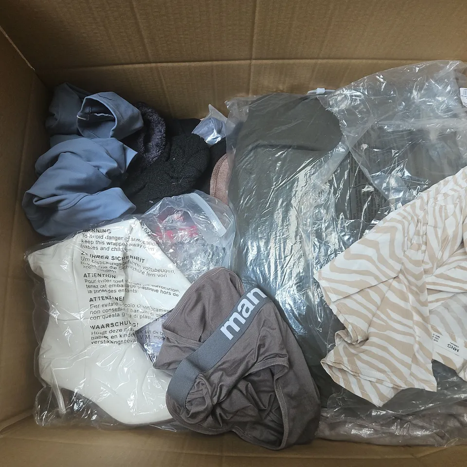 LARGE BOX OF APPROXIMATELY 20 ASSORTED CLOTHING ITEMS IN VARIOUS SIZES, STYLES AND COLOURS