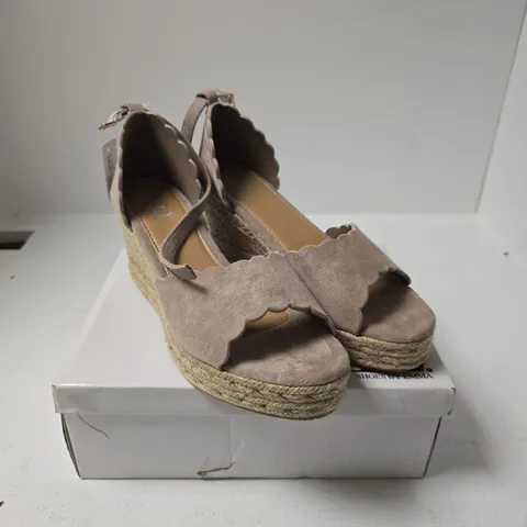 SHOES BY EMMA - RIA SAND WEDGE - UK 8