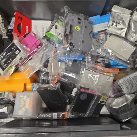 APPROXIMATELY 25 ASSORTED PRINTER INKS TO INCLUDE CANON PIXMA 540 BLACK, HP INSTANT INK, CANON BCI-10 BLACK, ETC - COLLECTION ONLY
