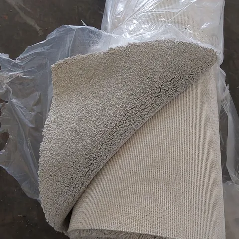 ROLL OF QUALITY FIRST IMPRESSIONS FRESH CARPET // SIZE: APPROXIMATELY 4 X 3m