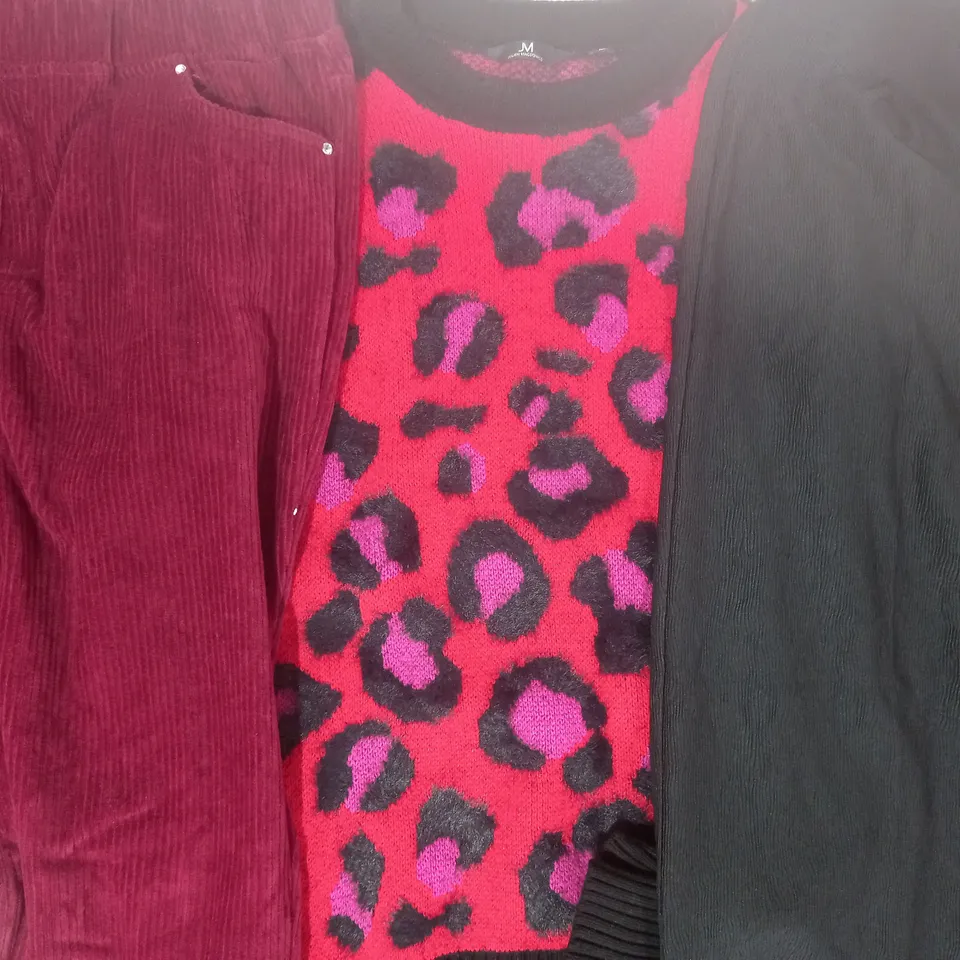 BOX OF APPROXIMATELY 15 ASSORTED CLOTHING AND FASHION ITEMS IN VARIOUS STYLES AND SIZES TO INCLUDE PHASE EIGHT, JULIEN MACDONALD, QUACKER FACTORY, ETC