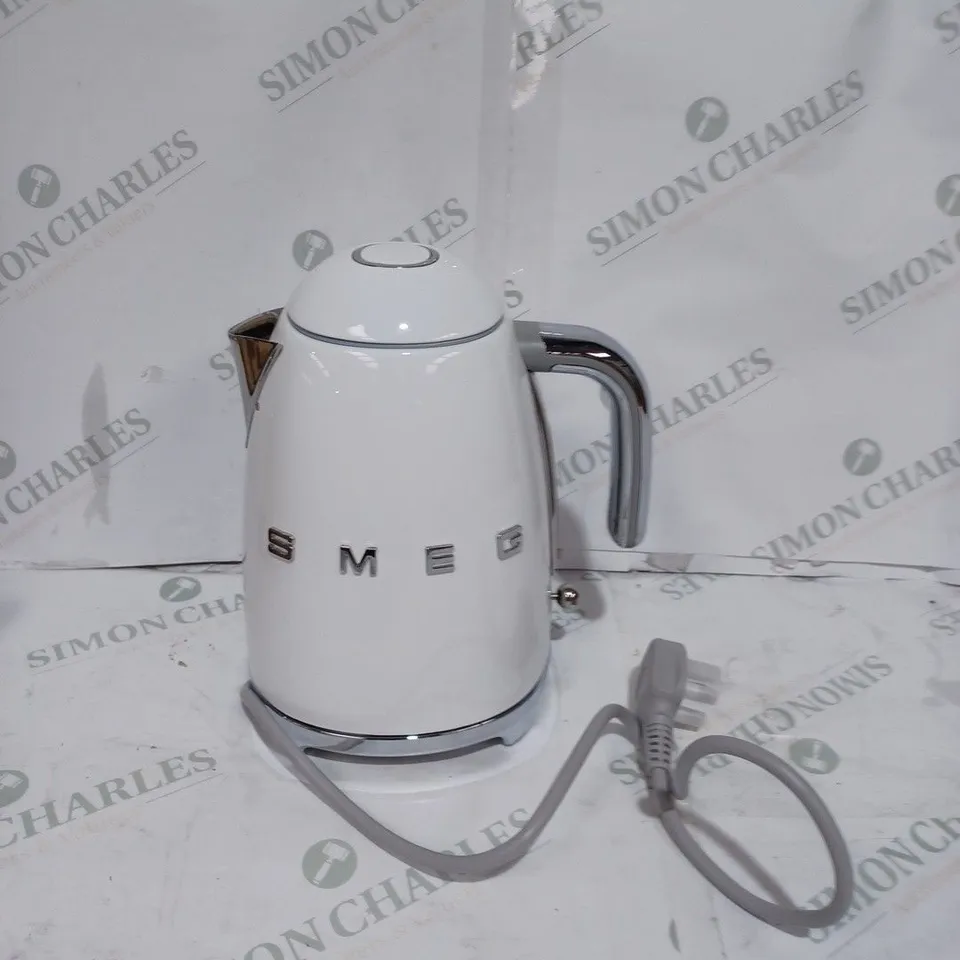 SMEG ELECTRIC KETTLE - WHITE
