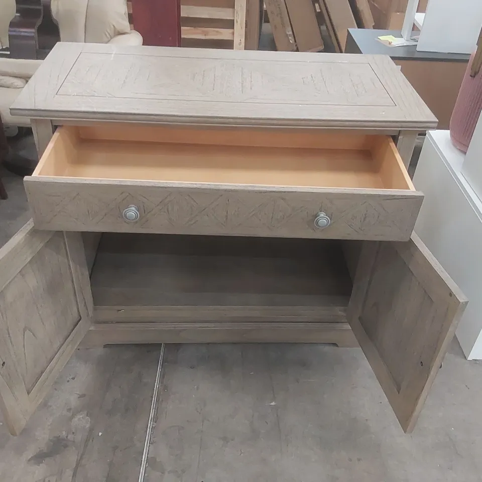 HELI SOLID WOOD 2 - DOOR CABINET