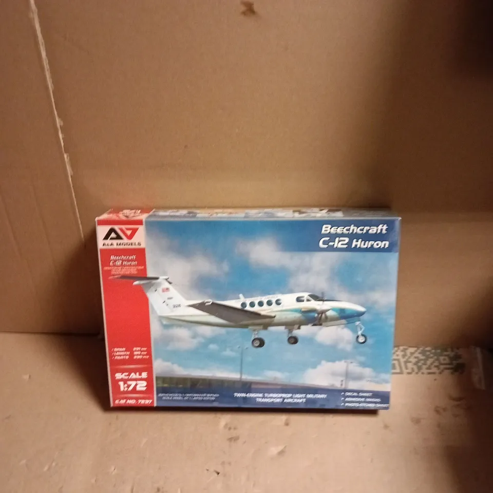 BEECHCRAFT C-12 HURON 1:72 SCALE MODEL KIT – AV MODELS