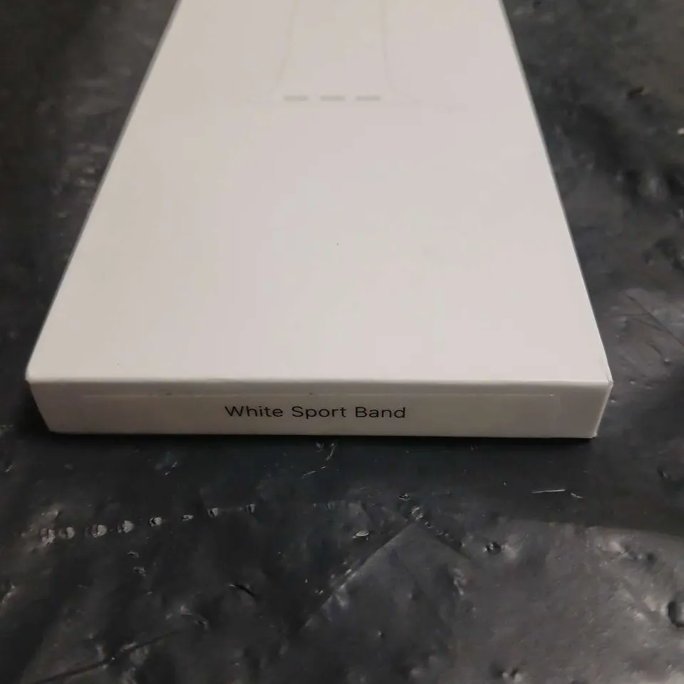 APPLE WATCH WHITE SPORT BAND – BOXED