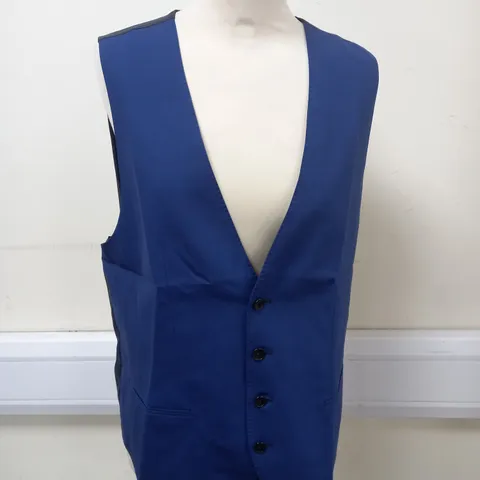 HUGO BOSS WAIST COAT SIZE 40