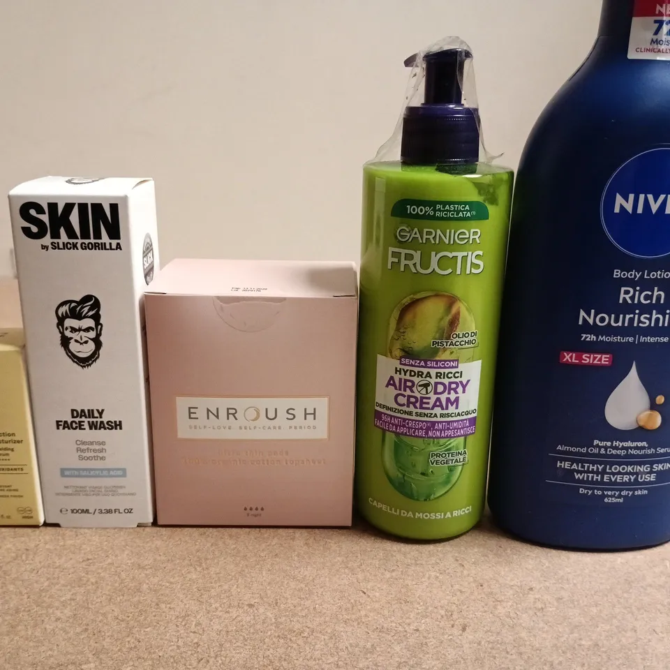APPROXIMATELY 15 ASSORTED HEALTH & BEAUTY PRODUCTS TO INCLUDE PAULA'S CHOICE , NIVEA AND GARNIER