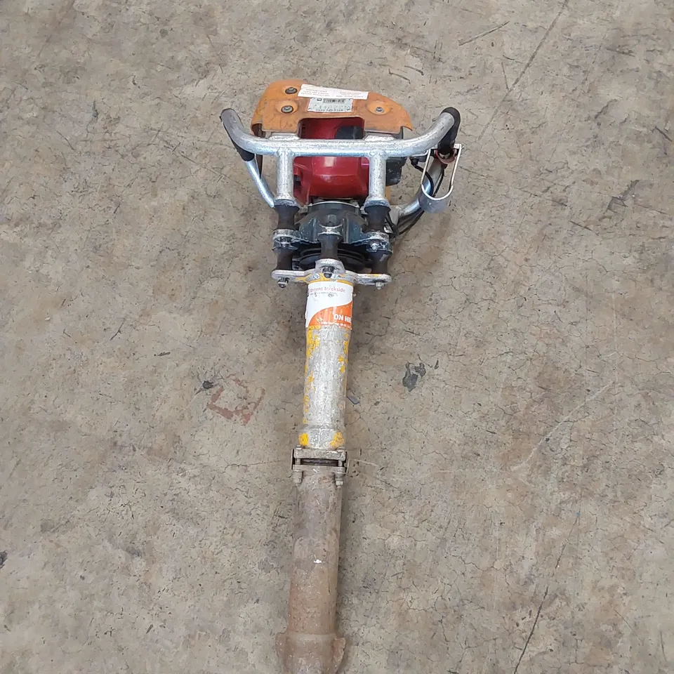 ROBEL 62.05 2 STROKE VERTICAL TAMPER - RAILWAY MAINTENANCE TOOL