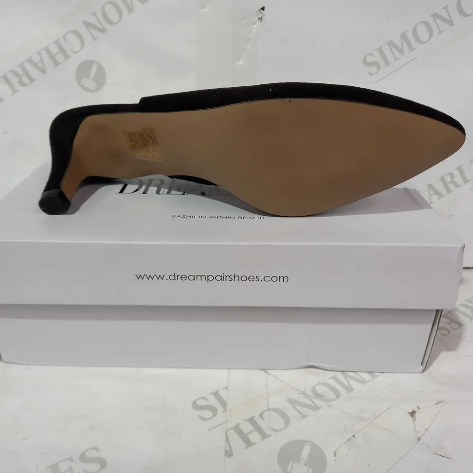 BOXED PAIR OF DREAM PARIS SUEDE HEELS IN BLACK EU SIZE 38