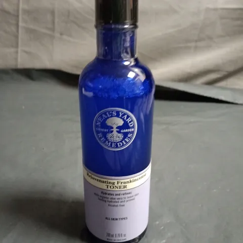 NEAL'S YARD REMEDIES INVIGORATING FRANKINCENSE TONER – ALL SKIN TYPES (BLUE GLASS BOTTLE) 200ML