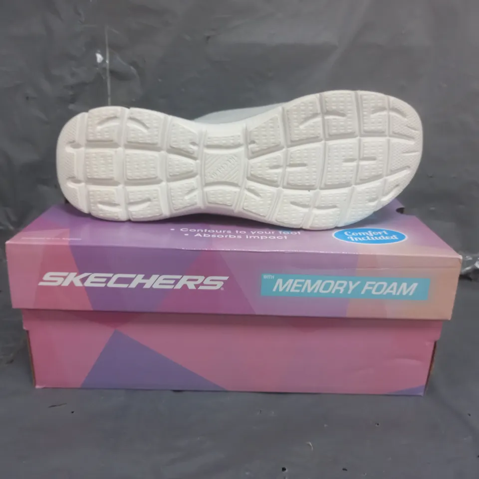 SKECHERS TRAINERS GREY SIZE 8