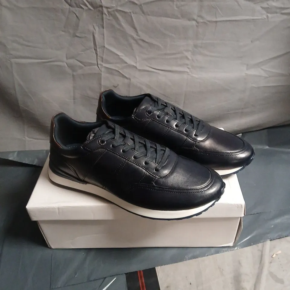 KURT GEIGER MEN'S DARK BLUE LEATHER TRAINERS EU SIZE 44