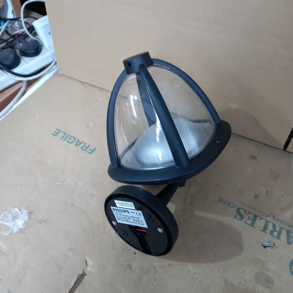 PHILLIP'S HANGING WALL LIGHT  