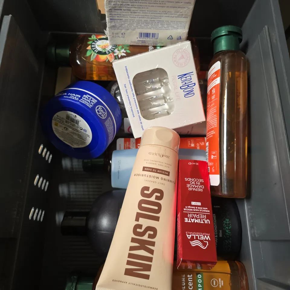 APPROXIMATELY 15 ASSORTED HEALTH & BEAUTY PRODUCTS TO INCLUDE HAIR WAX, SHAMPOO, VICTORY OIL ETC