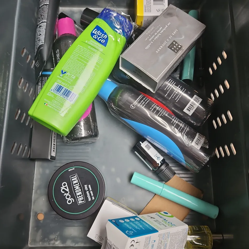 APPROXIMATEY 20 HEALTH AND BEAUTY PRODUCTS TO INCLUDE - DOVE GRADUAL TANNING LOTION - VASELINE - RITUALS... COOLING SHOWER GEL - ETC