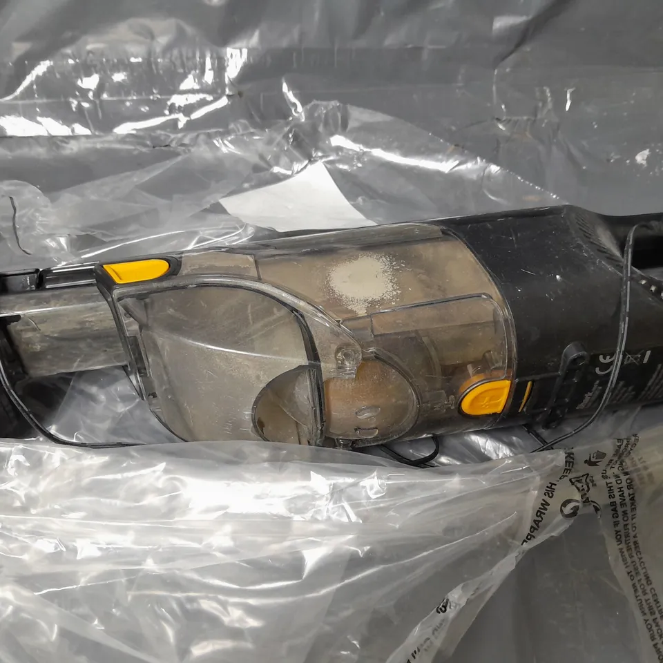 SHARK CH950UKT CORDLESS HANDHELD VAC RRP £79