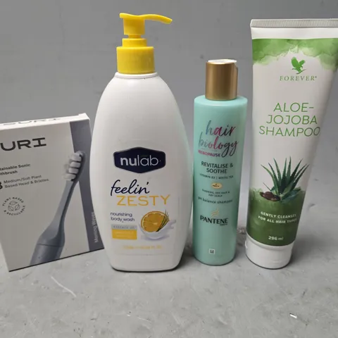 APPROXIMATELY 8 ASSORTED HEALTH & BEAUTY ITEMS TO INCLUDE - SURI TOOTHBRUSH , NULAB BODY WASH , ALOE-JOJOBA SHAMPOO ETC
