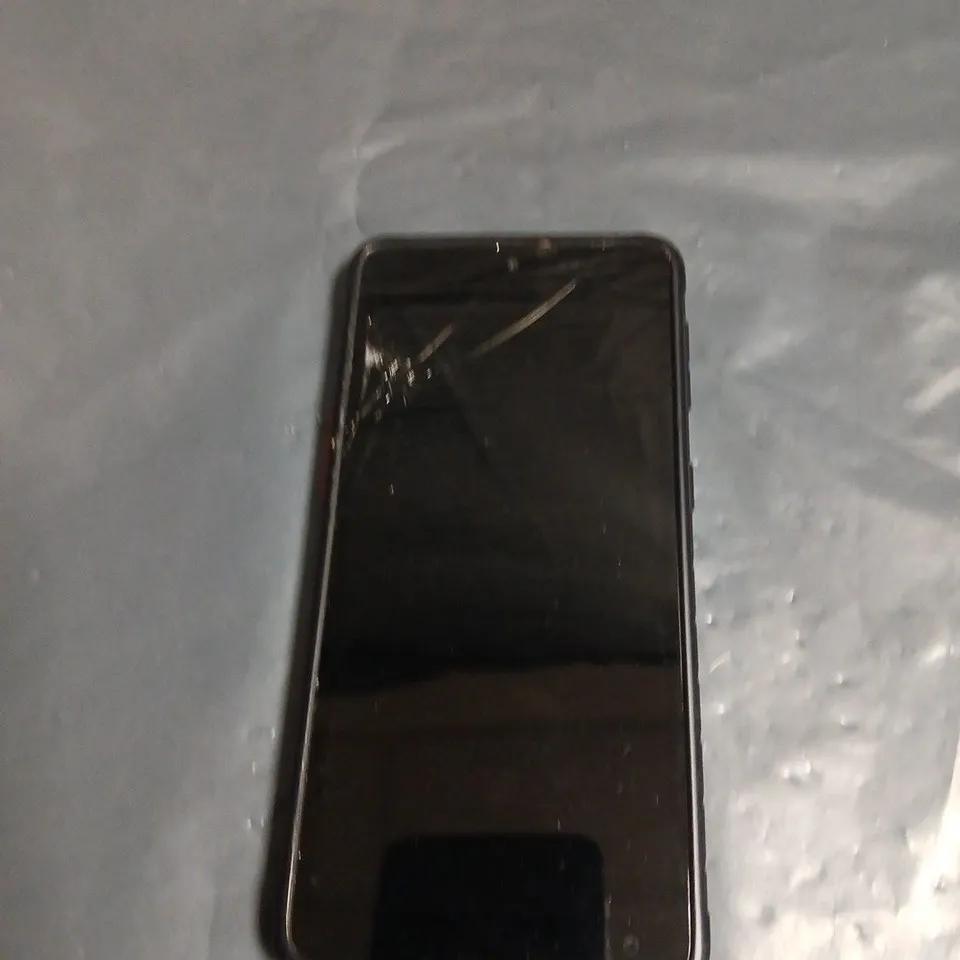 SAMSUNG SMARTPHONE – BLACK, TEXTURED BACK WITH RED BUMPER CASE 