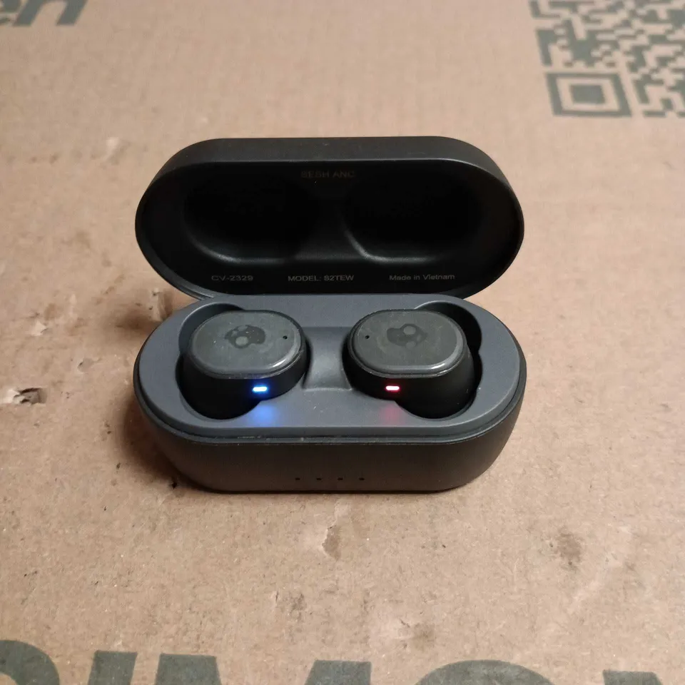 SKULLCANDY SESH ANC TRUE WIRELESS EARBUDS WITH CHARGING CASE - BLACK - UNBOXED 