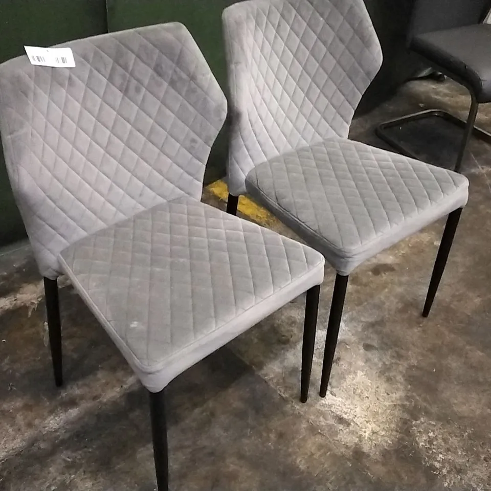 DESIGNER PAIR OF LIGHT GREY PLUSH VELVET PILLOWED DINING CHAIRS WITH BLACK LEGS