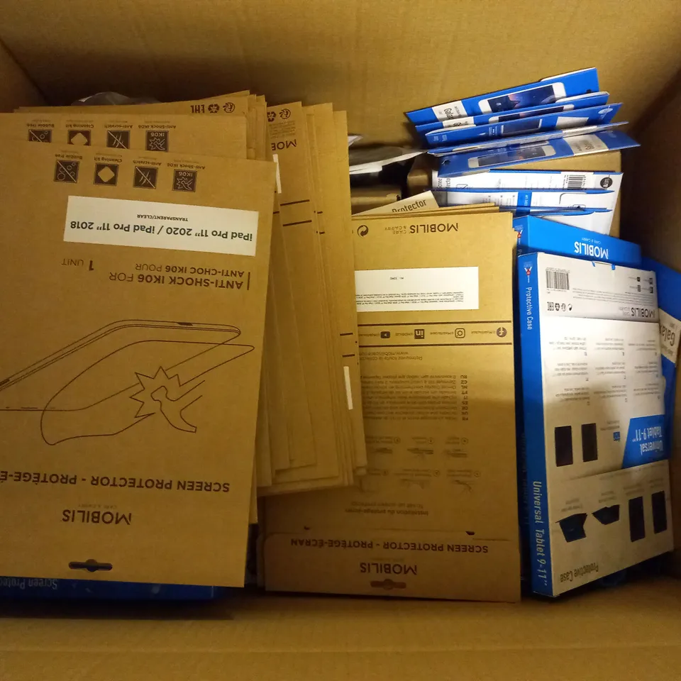 BOX OF APPROX 30 ASSORTED ITEMS TO INCLUDE - UNIVERSAL TABLET 9-11 - IPAD PRO 11 2020 SCREEN CASE - GALAXY TAB A 2019 10.1 ETC