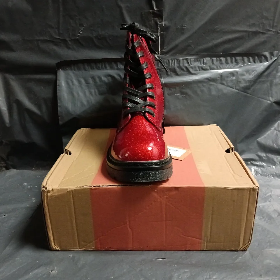 BOXED PAIR OF HEAVENLY FEET JUSTINA BOOTS IN RED GLITTER SIZE UK 8