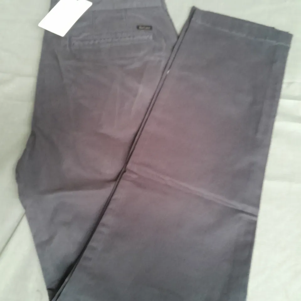 BARBOUR NEUSTON CHINOS IN NAVY - 34R