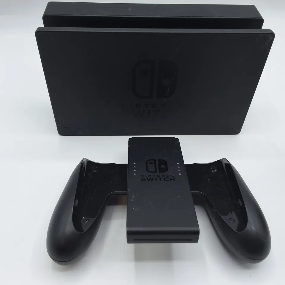 UNBOXED NINTENDO SWITCH HANDHELD CONSOLE HAC-001